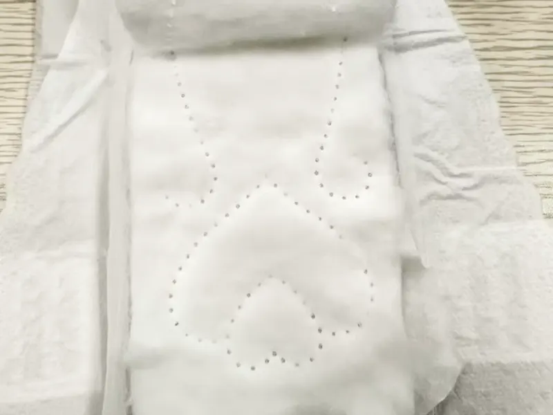 Inner details of the fluff plup sanitary pads