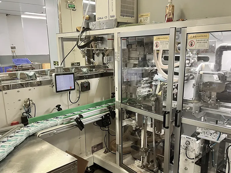 sanitary pads auto packing